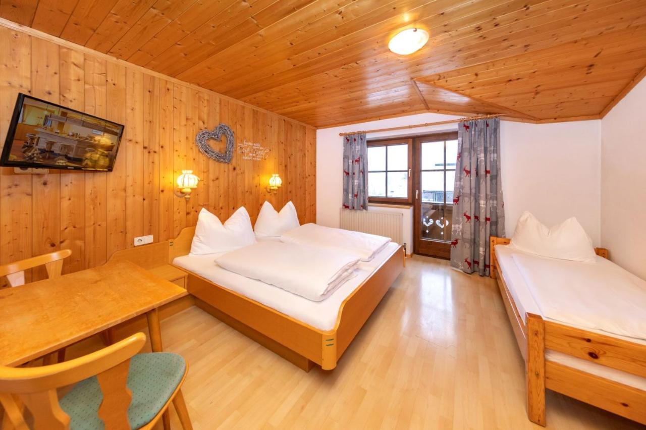 Pension Alpenrose Майсхофен Экстерьер фото